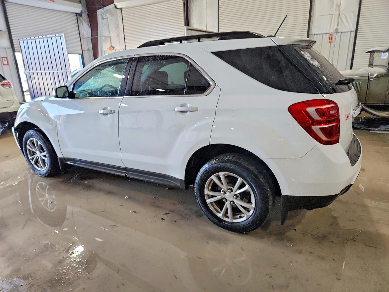 2016 CHEVROLET EQUINOX LT photo 2