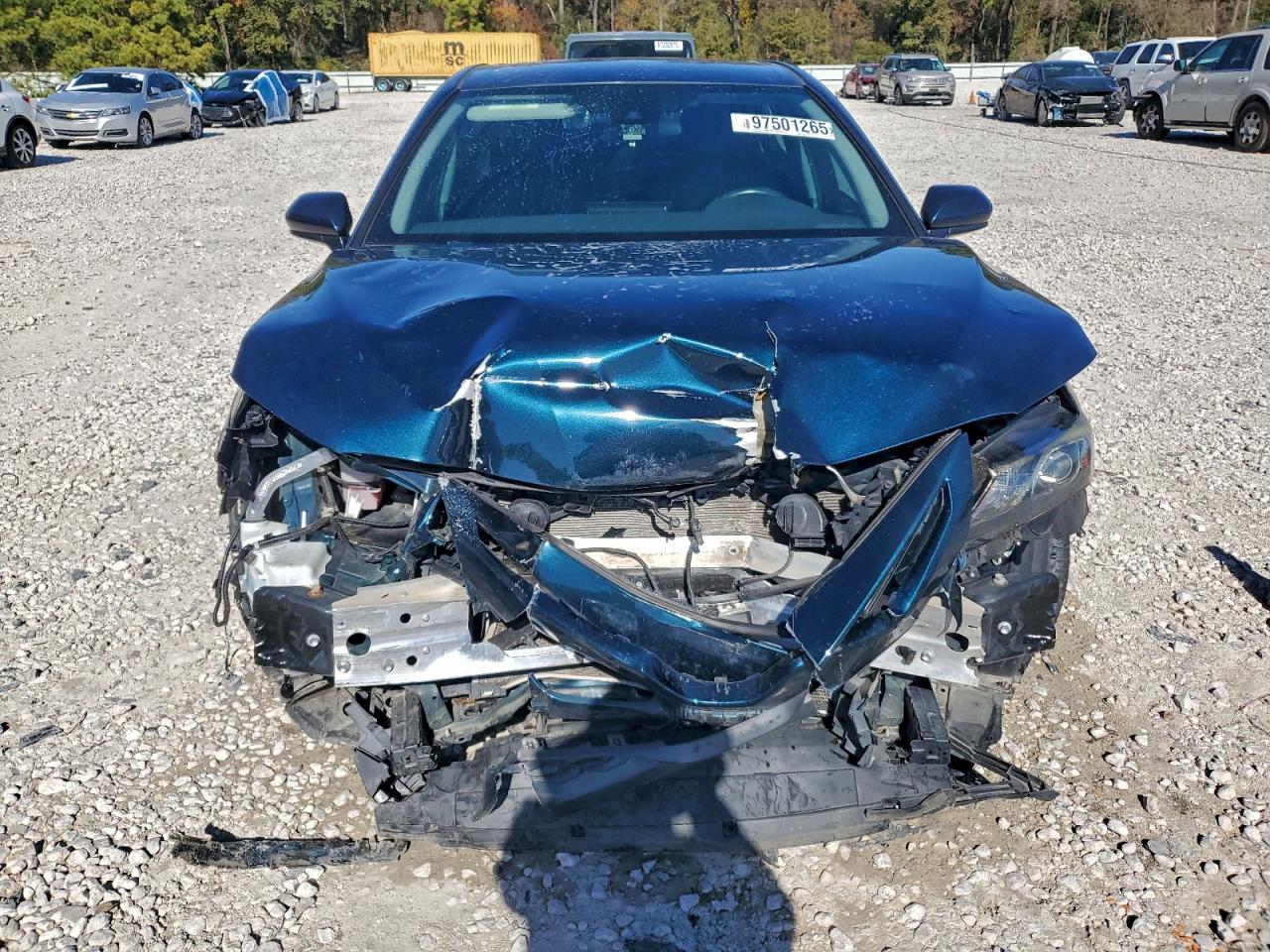 2021 TOYOTA CAMRY SE photo 5