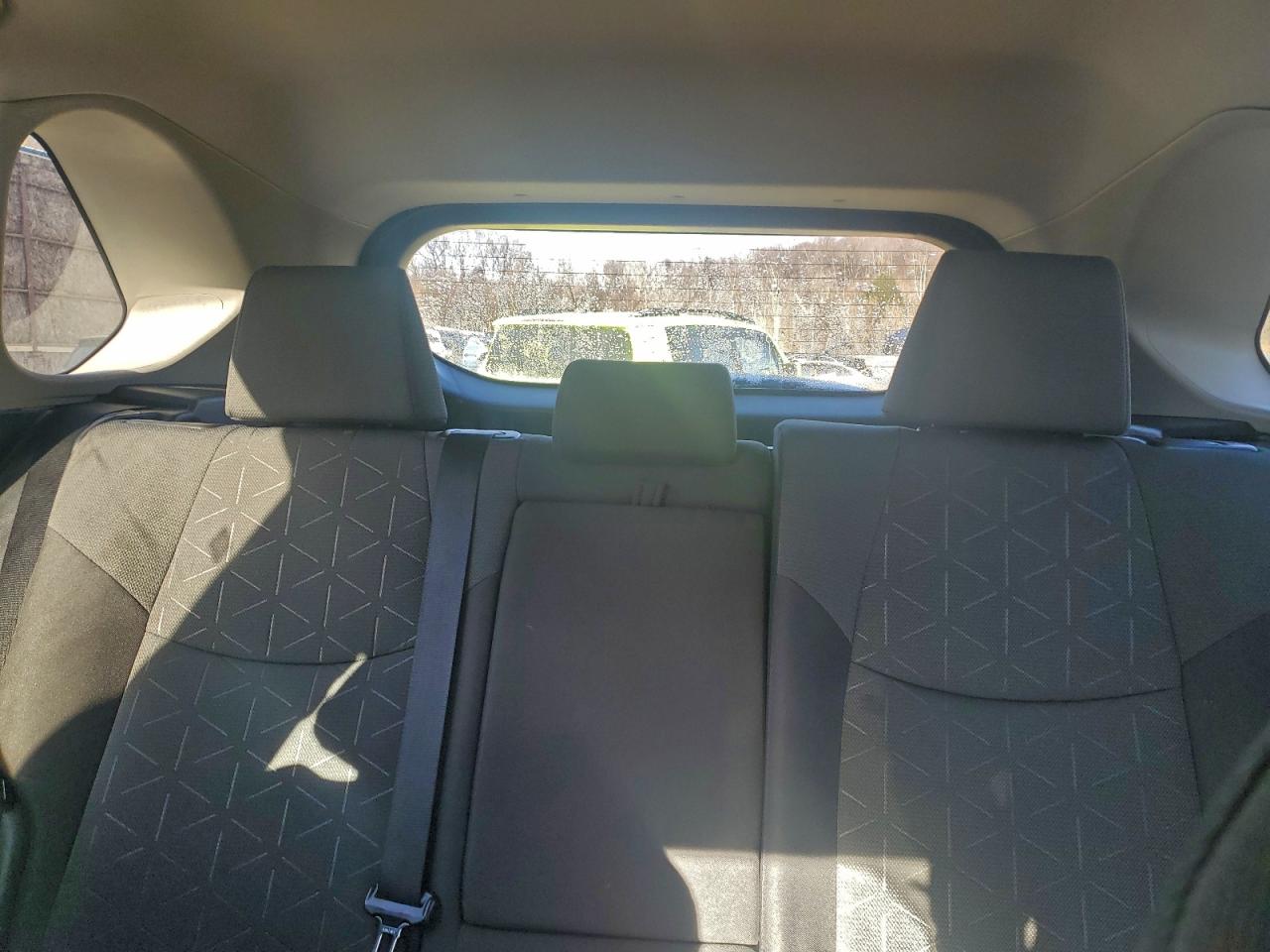2022 TOYOTA RAV4 XLE photo 10