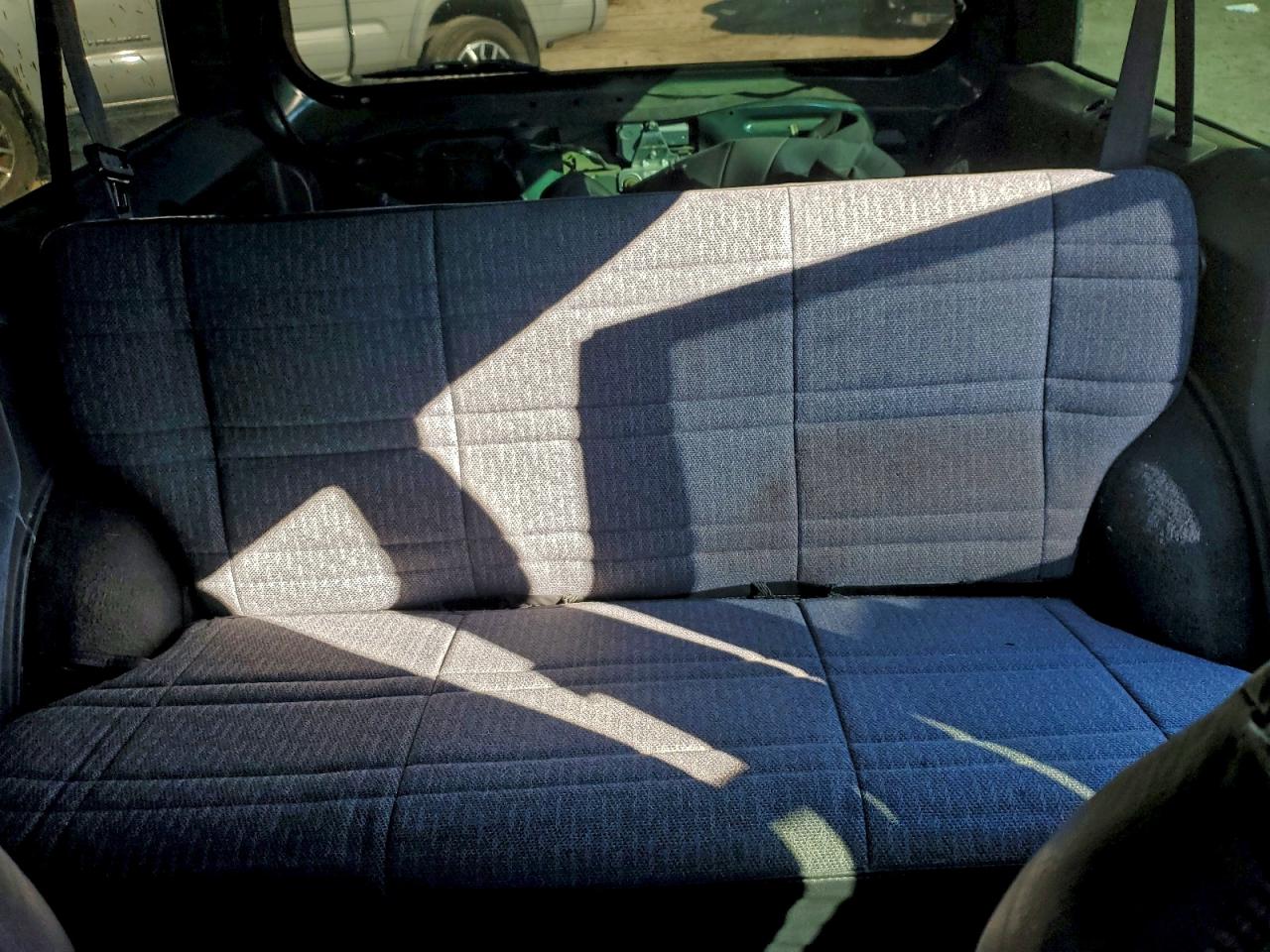 2001 JEEP CHEROKEE SPORT photo 10