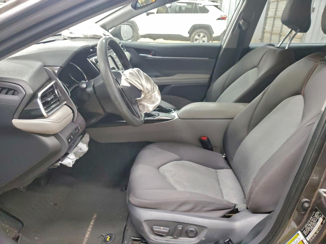 2018 TOYOTA CAMRY L photo 7