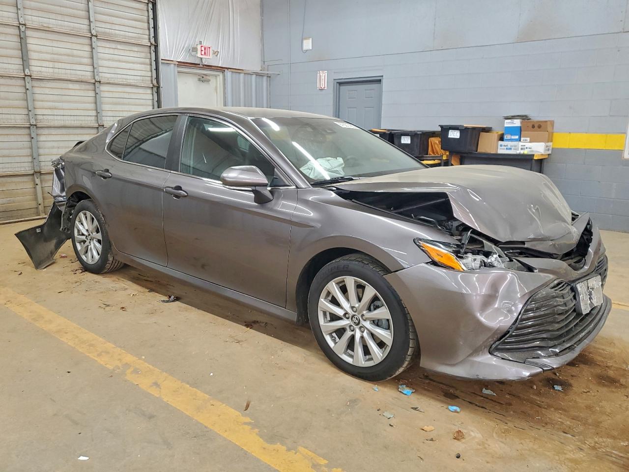 2018 TOYOTA CAMRY L photo 4