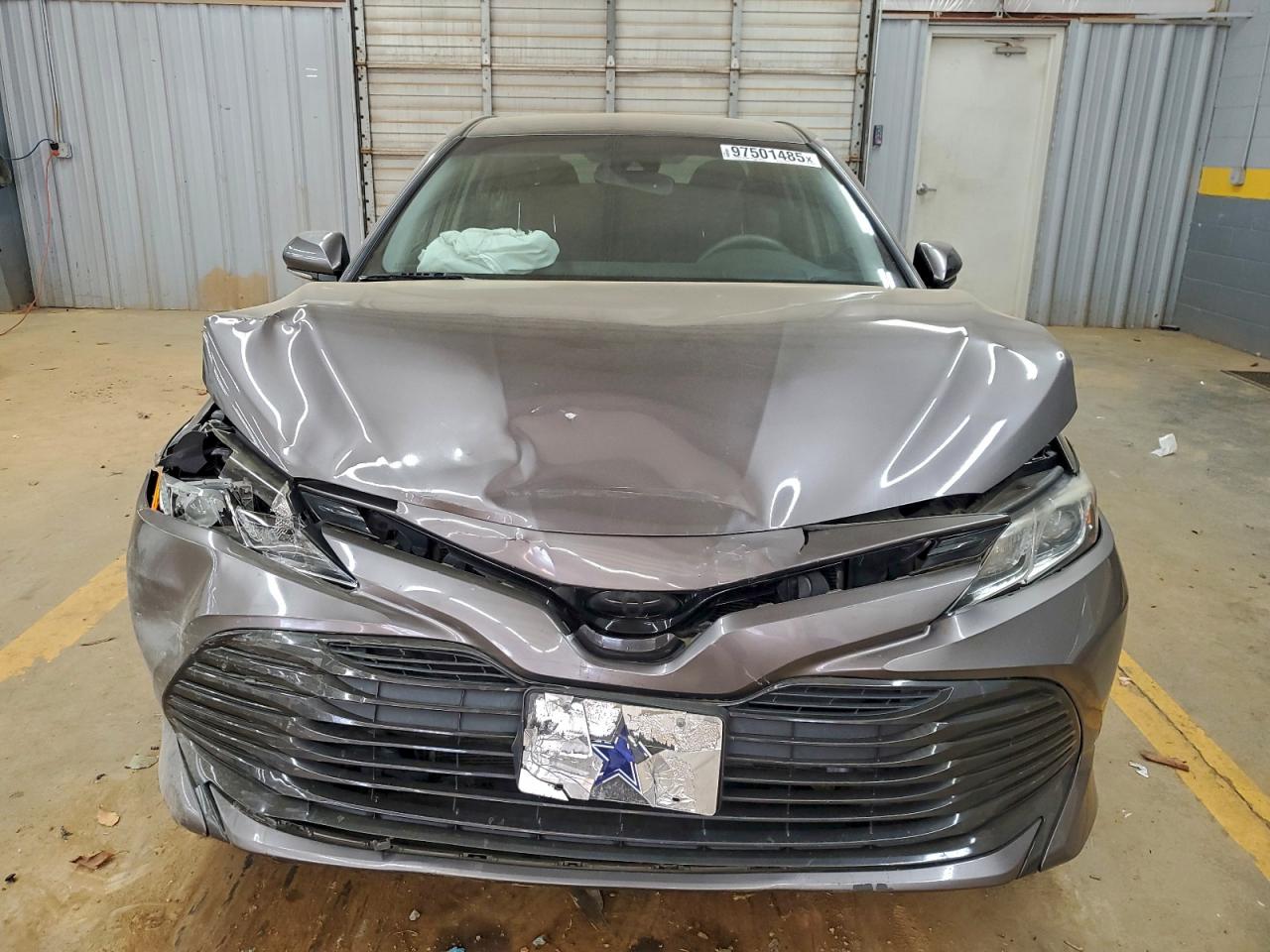 2018 TOYOTA CAMRY L photo 5