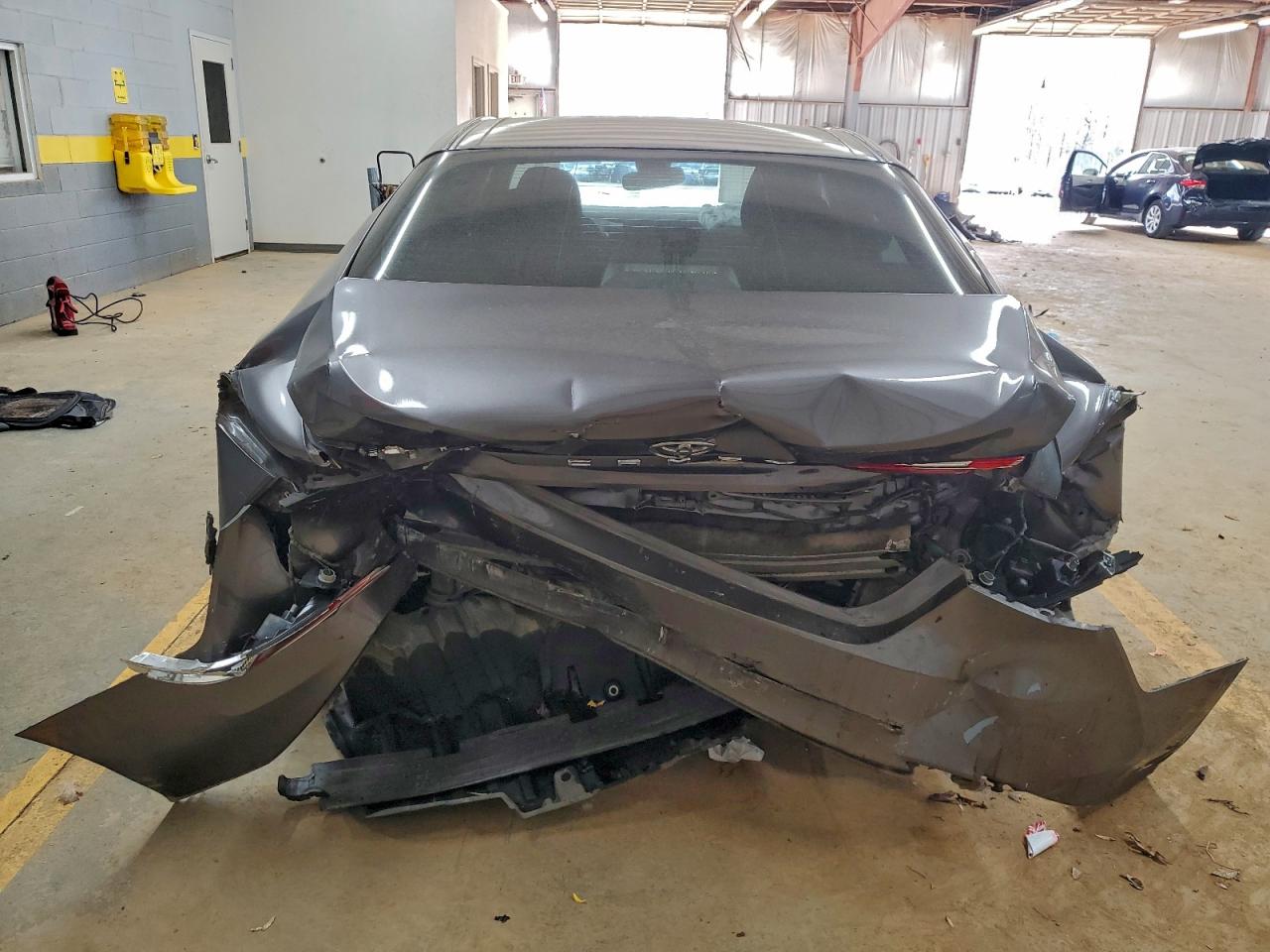 2018 TOYOTA CAMRY L photo 6