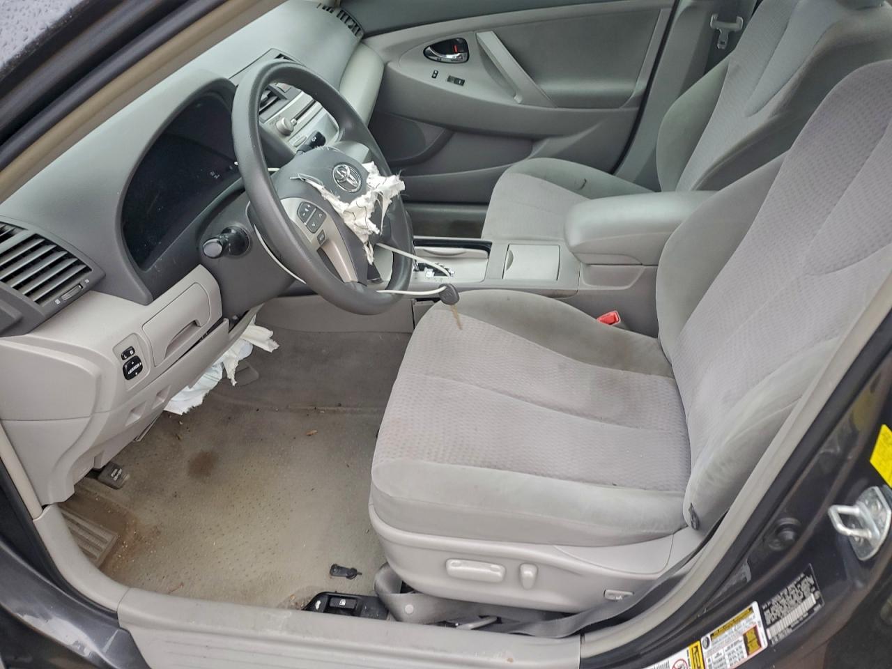 2011 TOYOTA CAMRY BASE photo 6