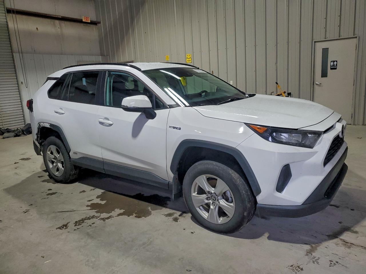 2021 TOYOTA RAV4 LE photo 4