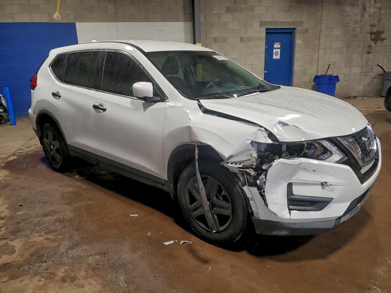 2017 NISSAN ROGUE S photo 4
