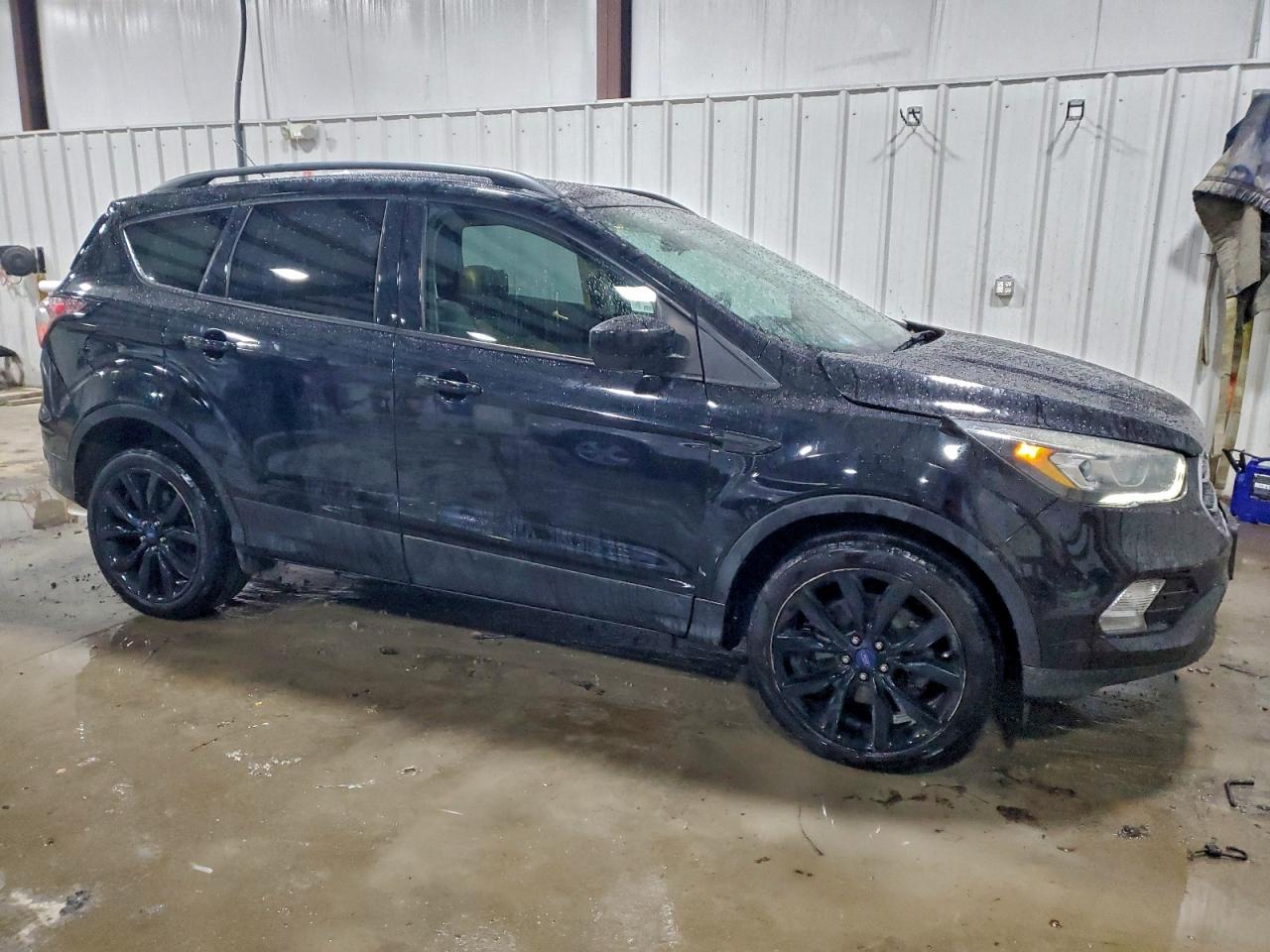 2017 FORD ESCAPE SE photo 4