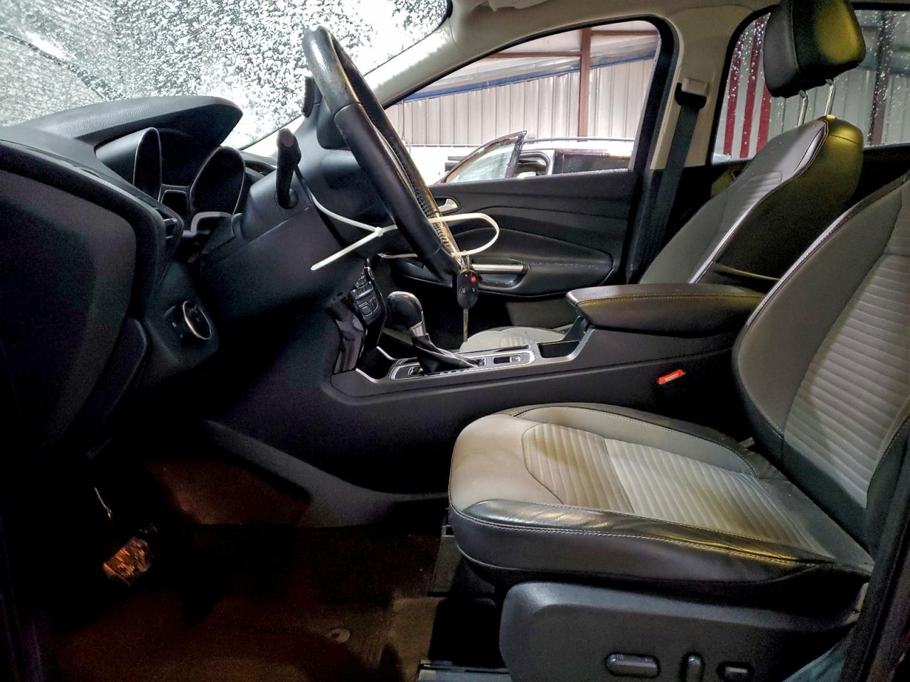 2017 FORD ESCAPE SE photo 7