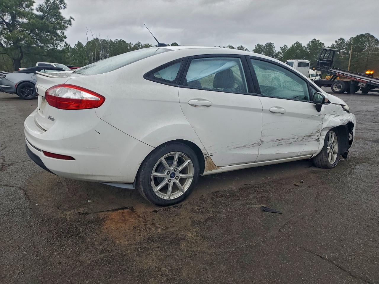 2015 FORD FIESTA SE photo 3