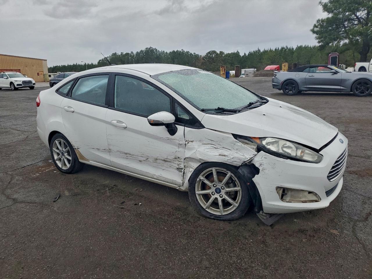 2015 FORD FIESTA SE photo 4