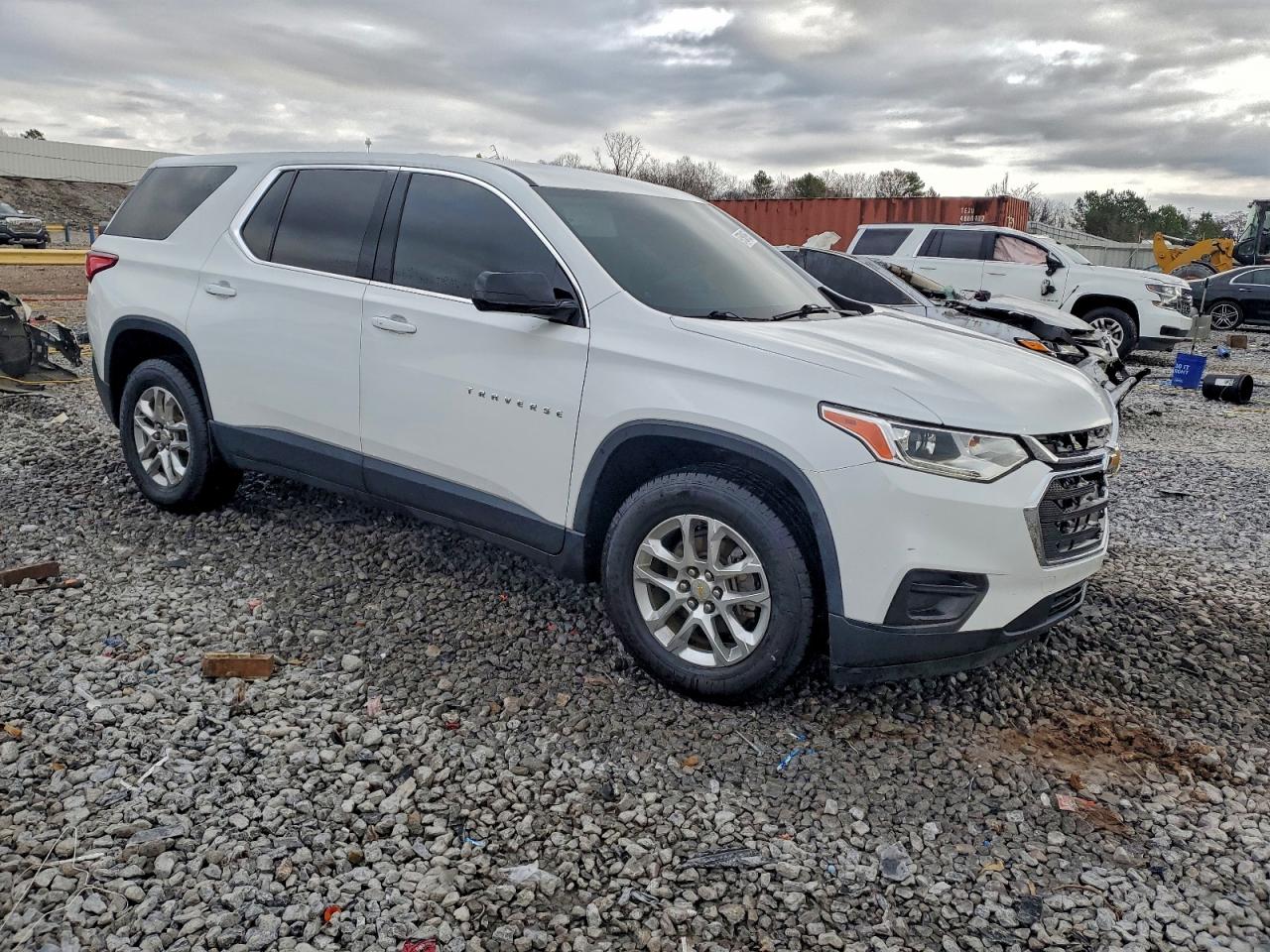 2019 CHEVROLET TRAVERSE LS photo 4