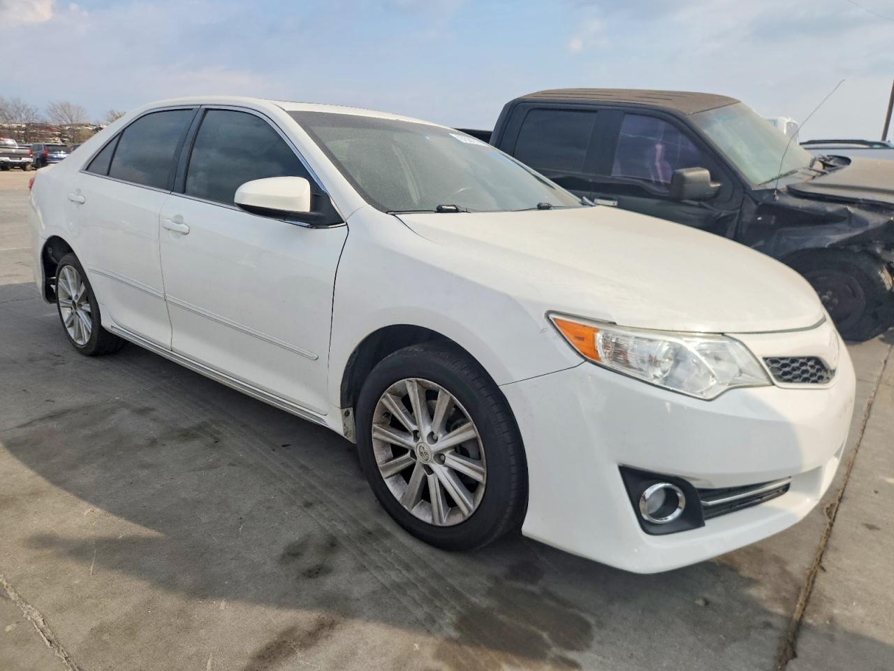 2012 TOYOTA CAMRY XLE V6 photo 4