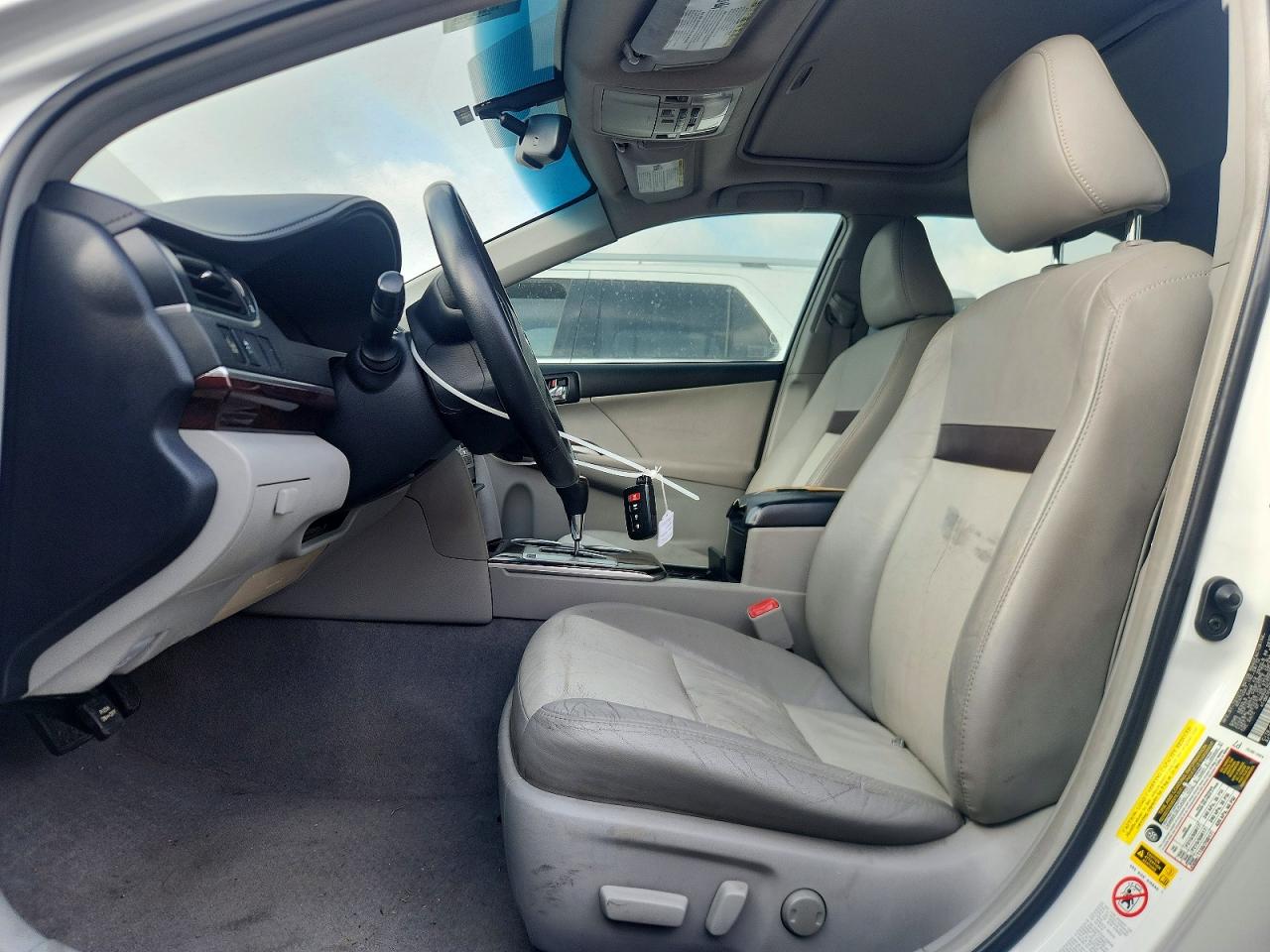 2012 TOYOTA CAMRY XLE V6 photo 7