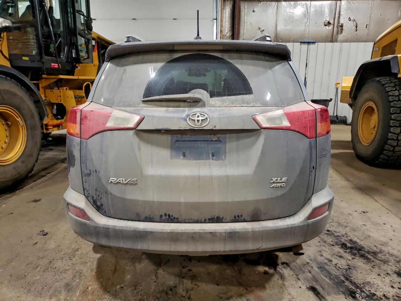 2014 TOYOTA RAV4 XLE photo 6