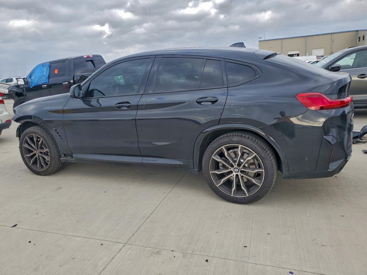 2022 BMW X4 XDRIVE30I photo 4