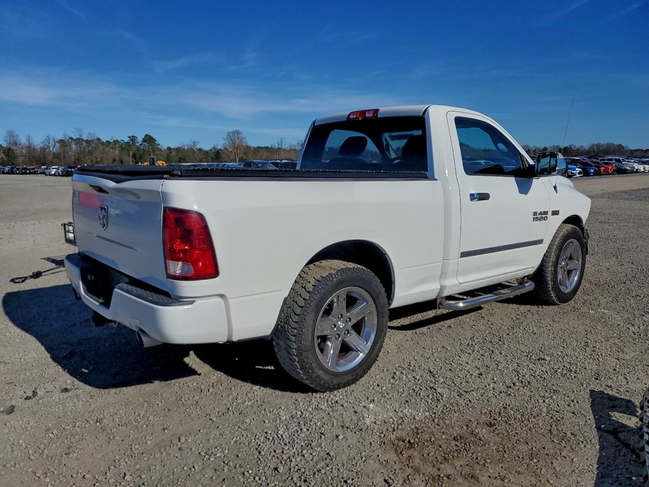 2014 RAM 1500 ST photo 3