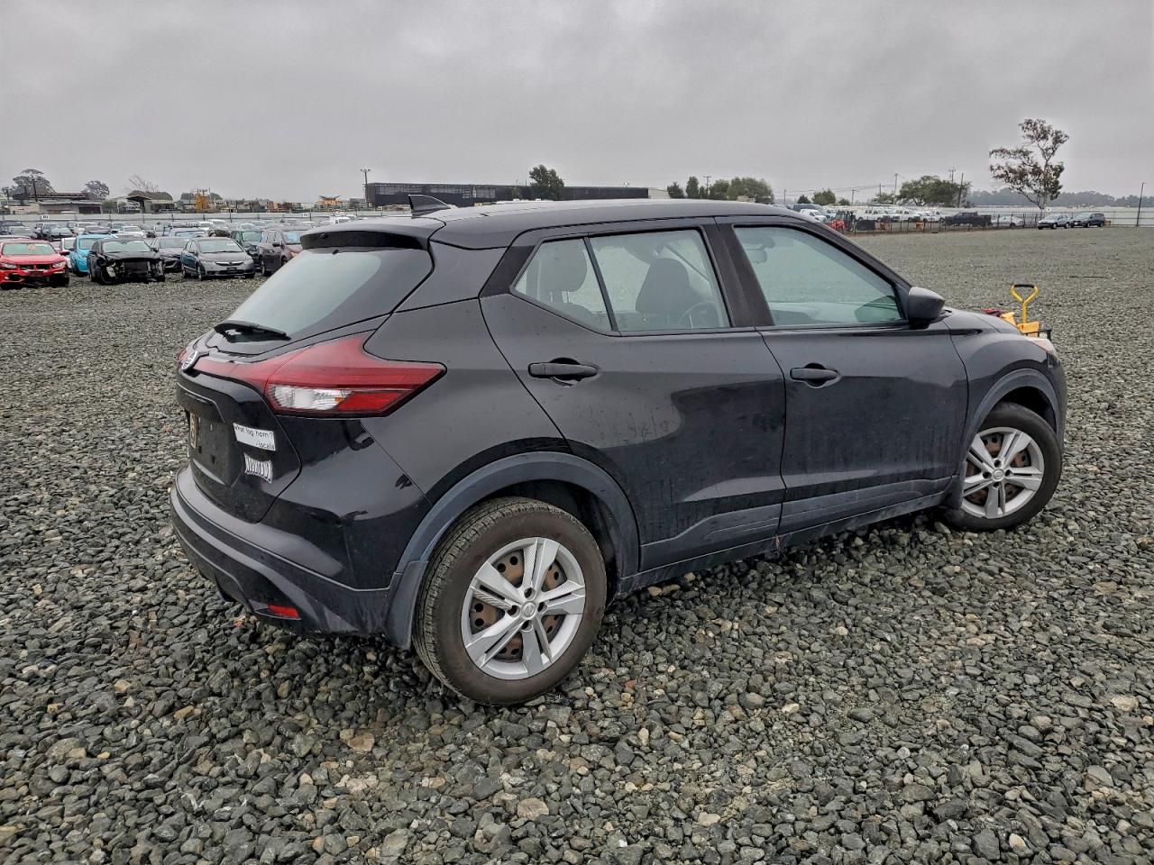 2021 NISSAN KICKS S photo 3