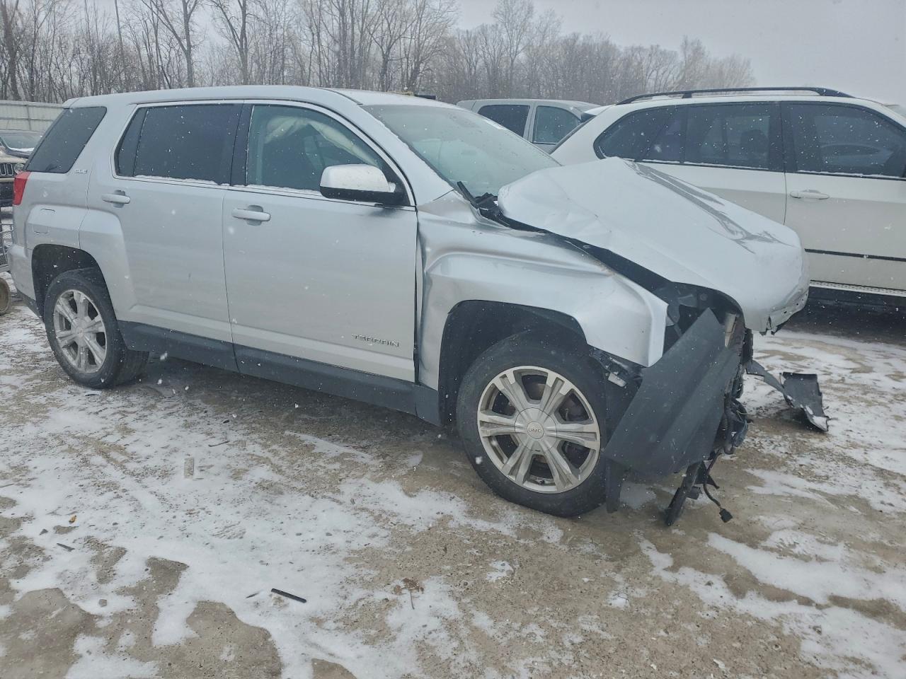 2017 GMC TERRAIN SLE photo 4