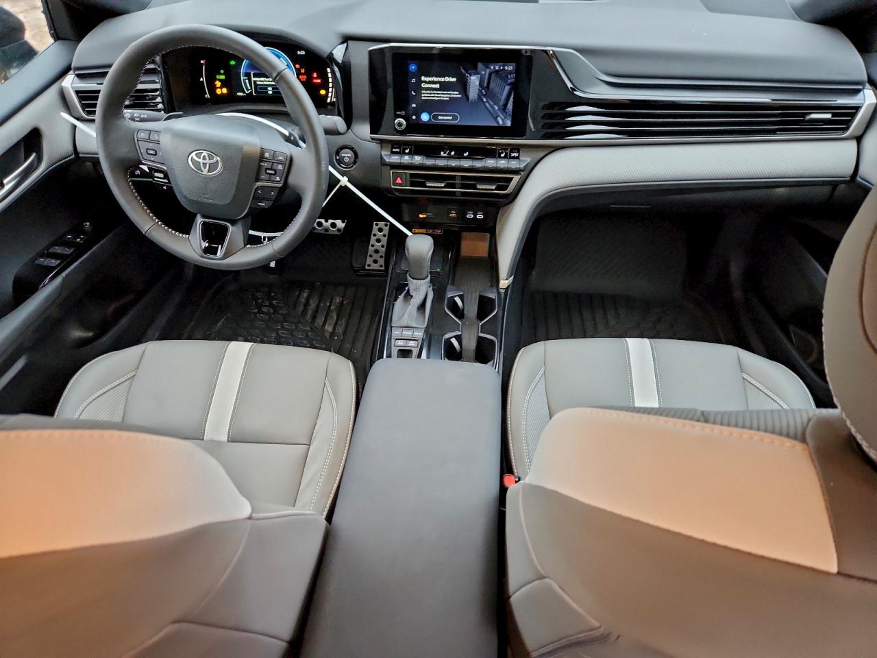 2025 TOYOTA CAMRY XSE photo 8