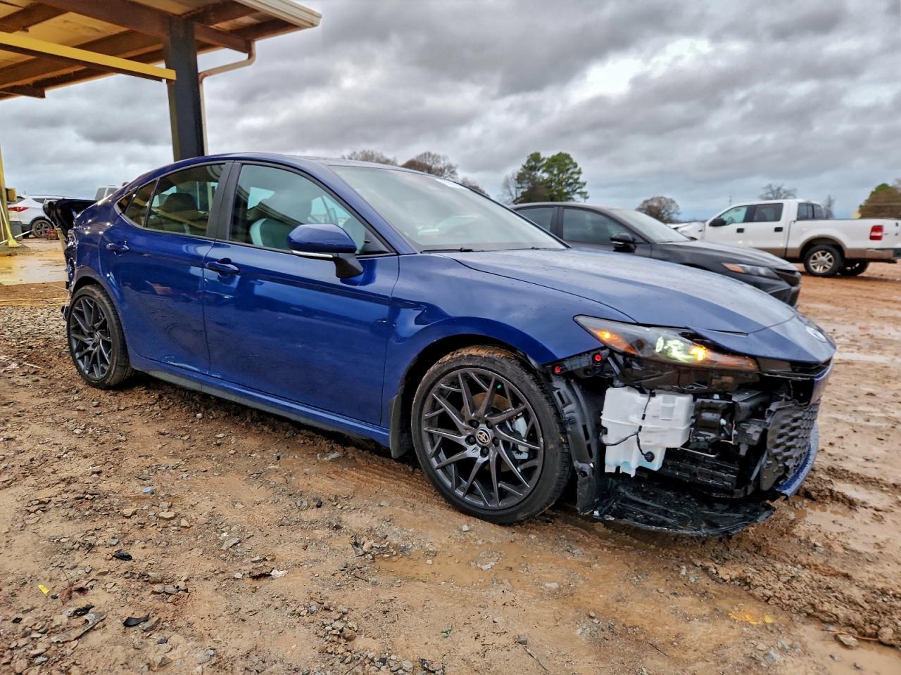 2025 TOYOTA CAMRY XSE photo 4