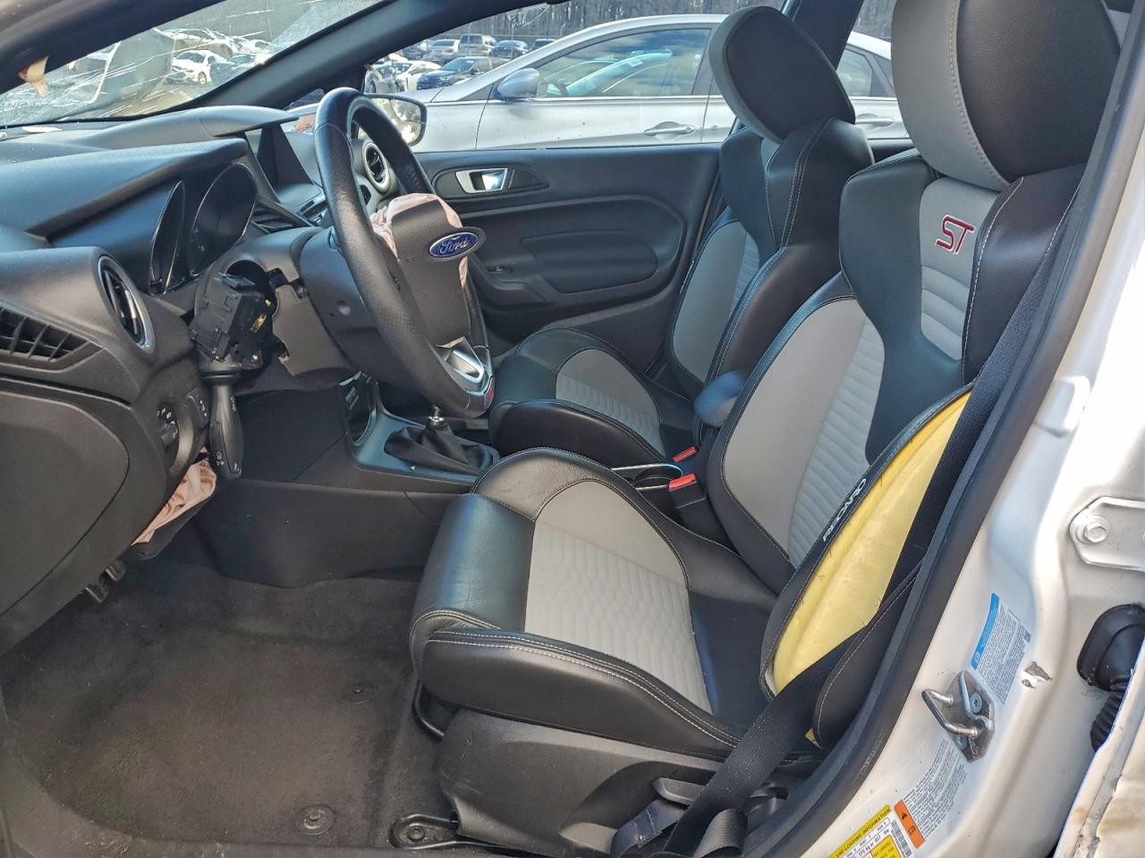 2016 FORD FIESTA ST photo 7