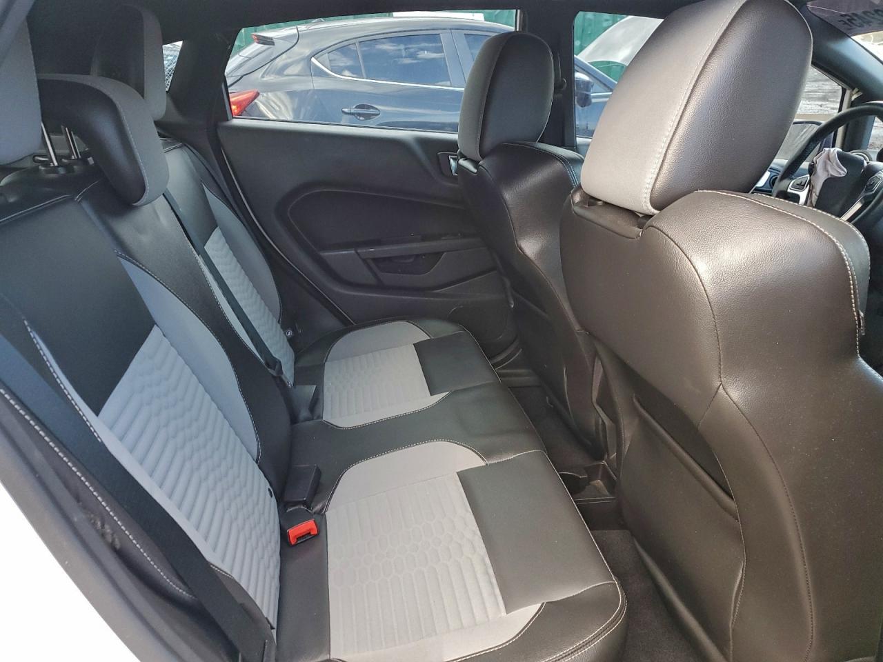 2016 FORD FIESTA ST photo 10