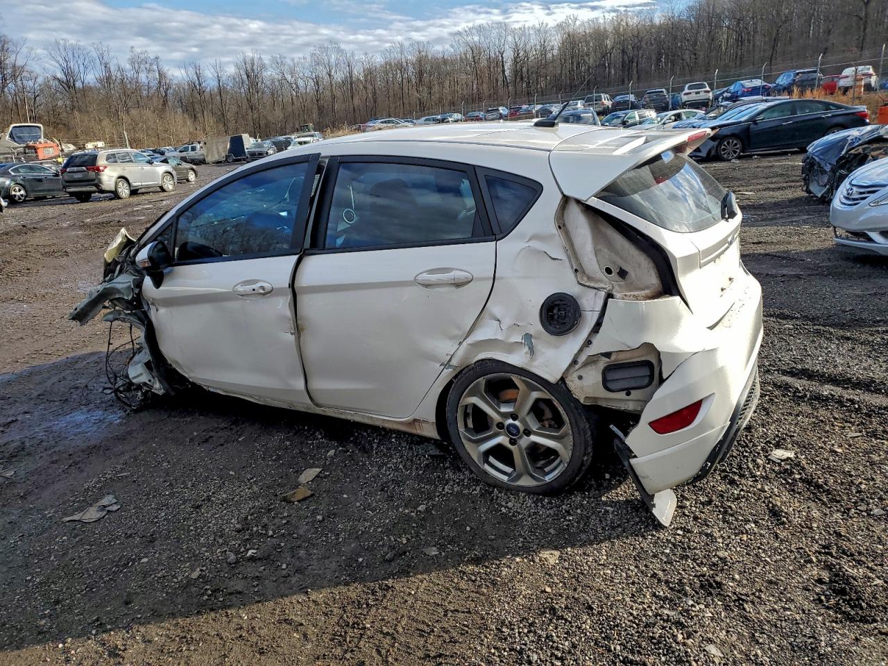 2016 FORD FIESTA ST photo 2