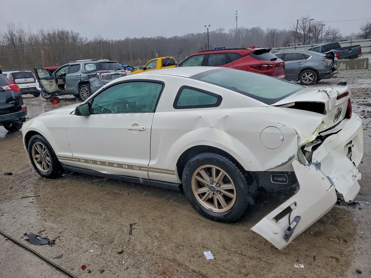 2005 FORD MUSTANG photo 2