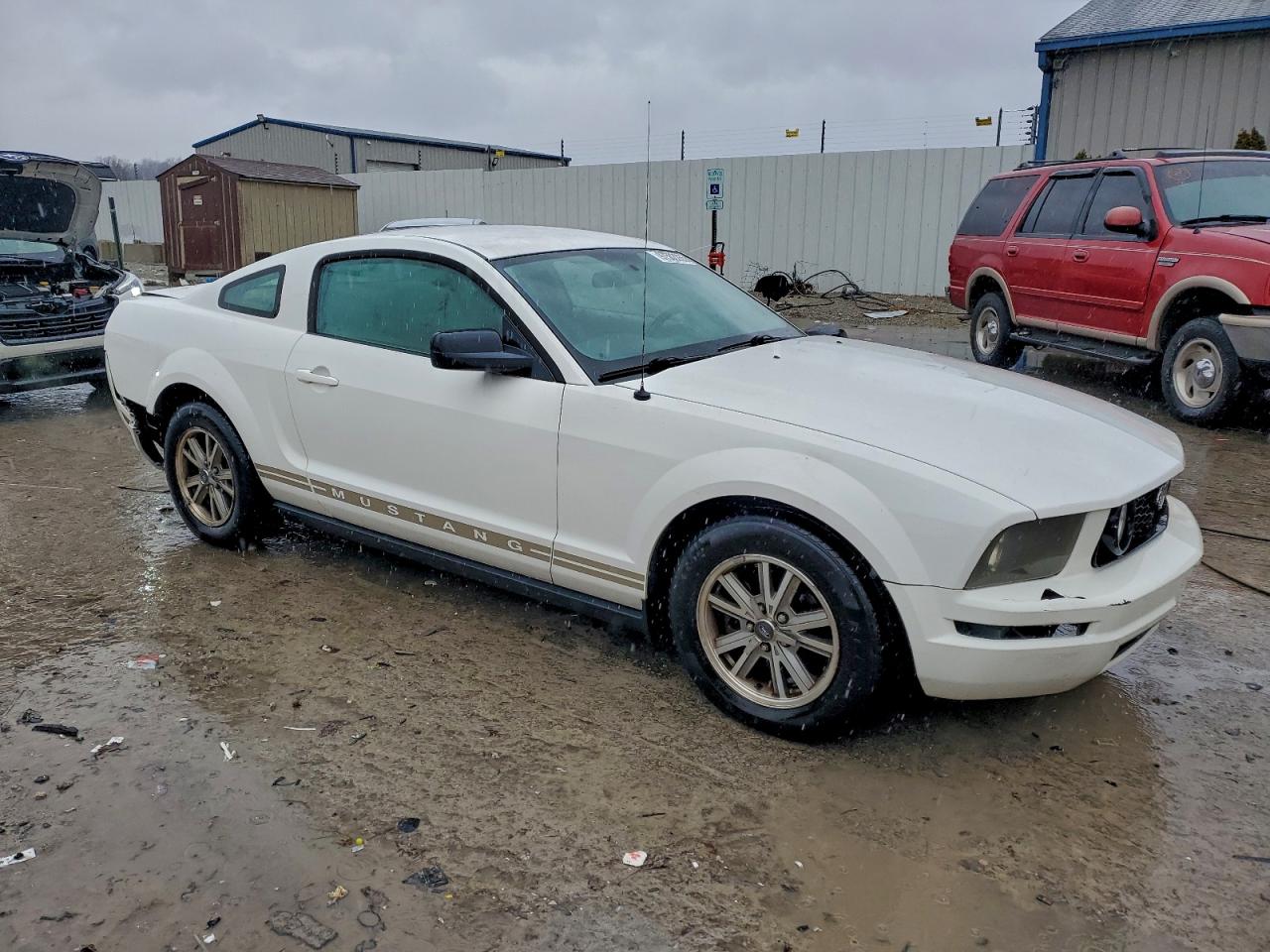 2005 FORD MUSTANG photo 4