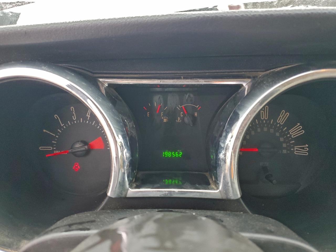 2005 FORD MUSTANG photo 9
