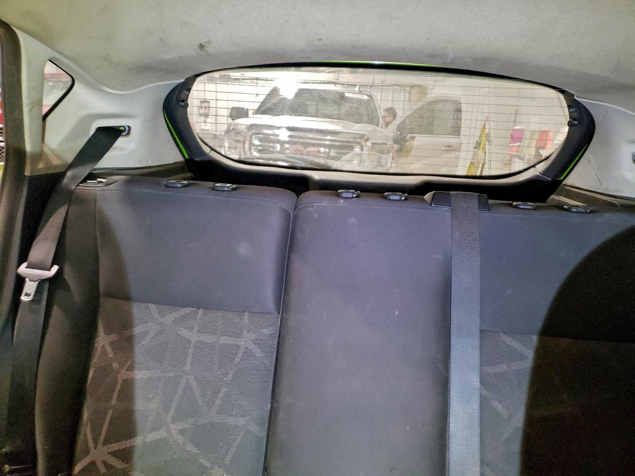 2011 FORD FIESTA SE photo 10