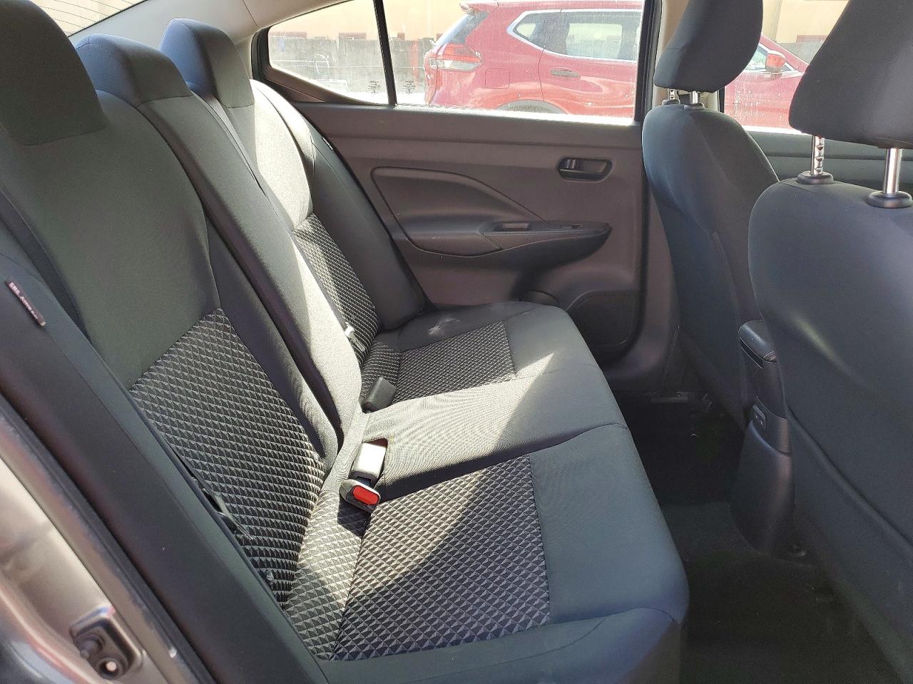 2020 NISSAN VERSA S photo 10
