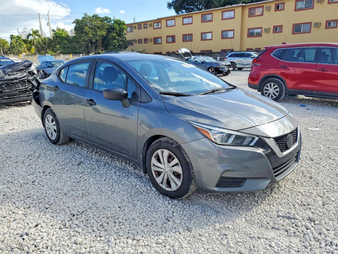 2020 NISSAN VERSA S photo 4