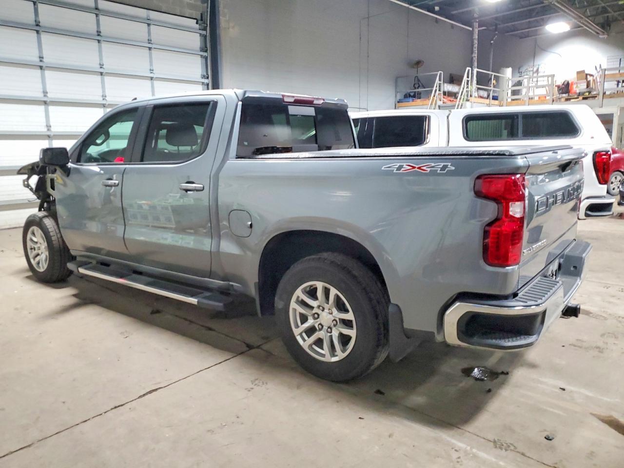 2020 CHEVROLET SILVERADO K1500 LT photo 2