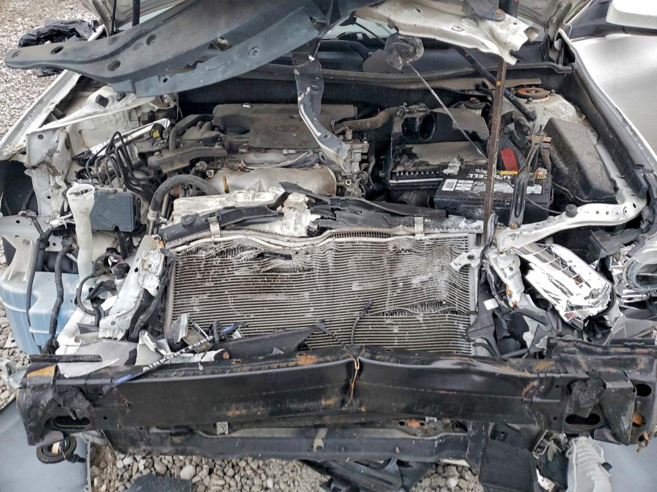 2015 TOYOTA CAMRY LE photo 11