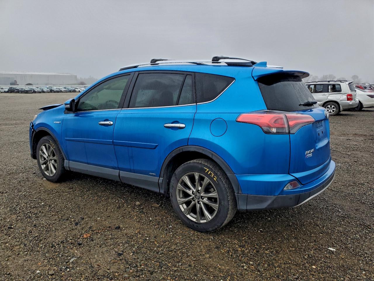 2016 TOYOTA RAV4 HV photo 2