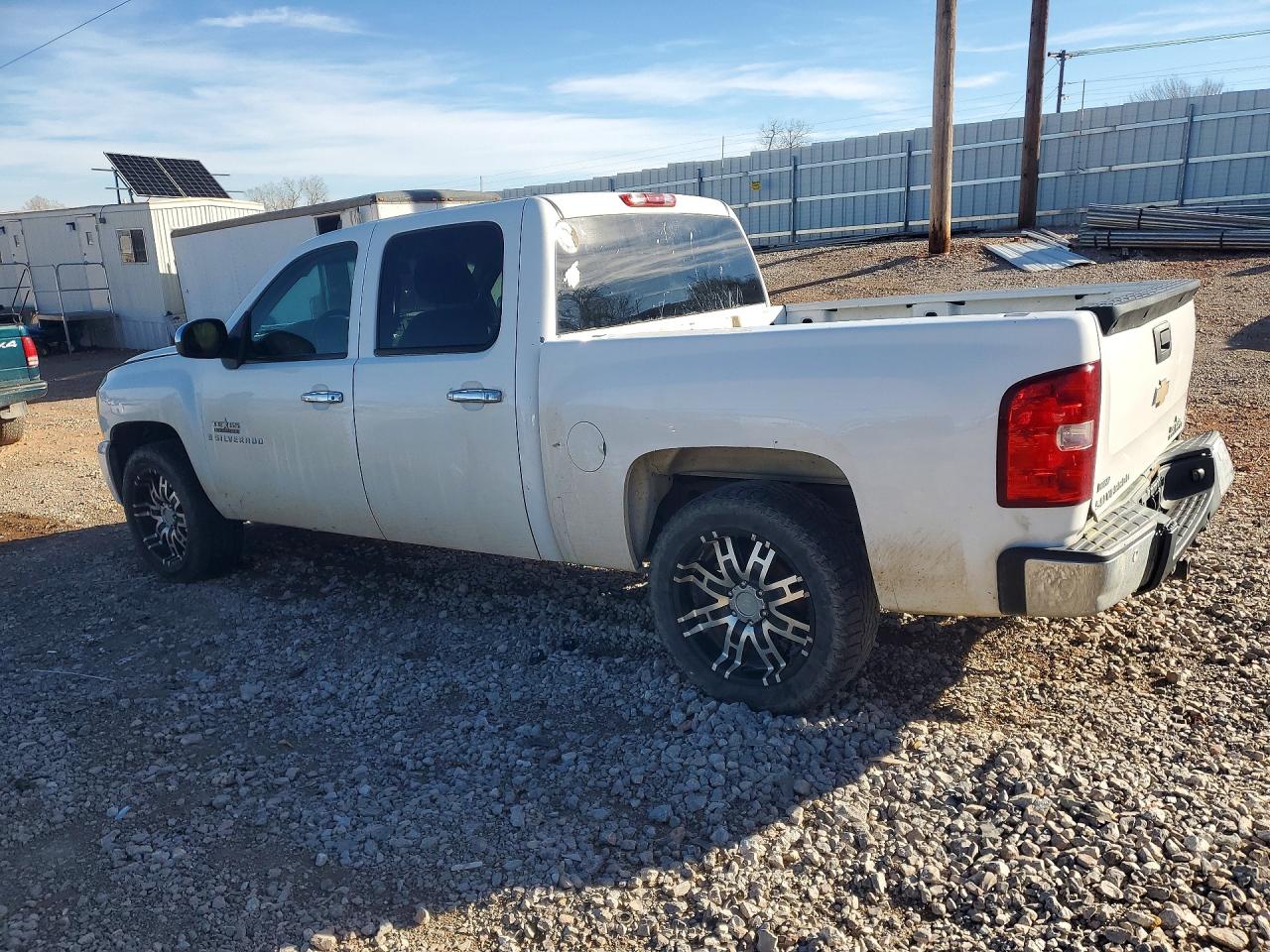 2009 CHEVROLET SILVERADO C1500 LT photo 2