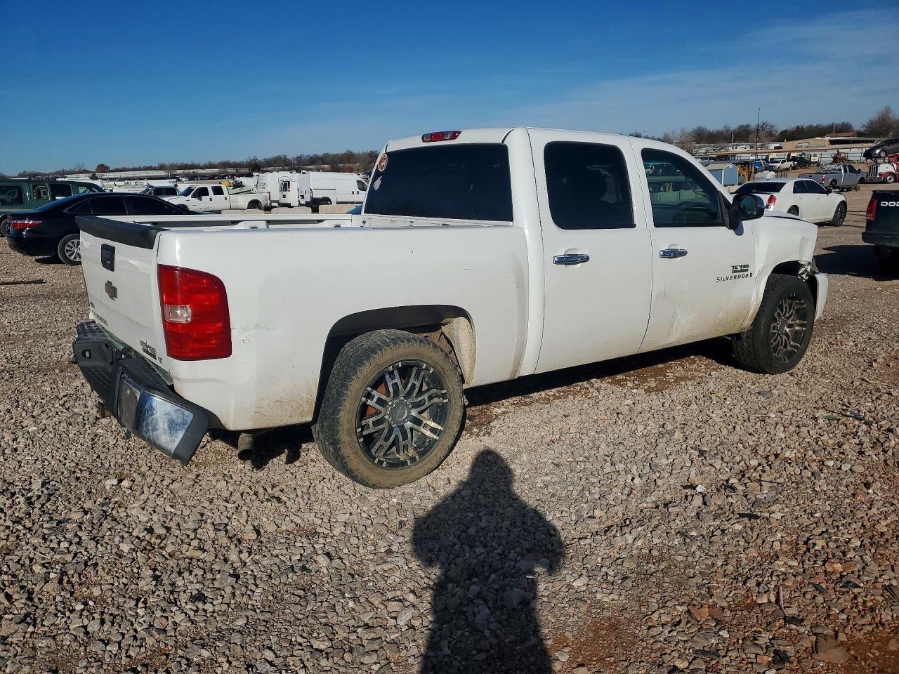 2009 CHEVROLET SILVERADO C1500 LT photo 3