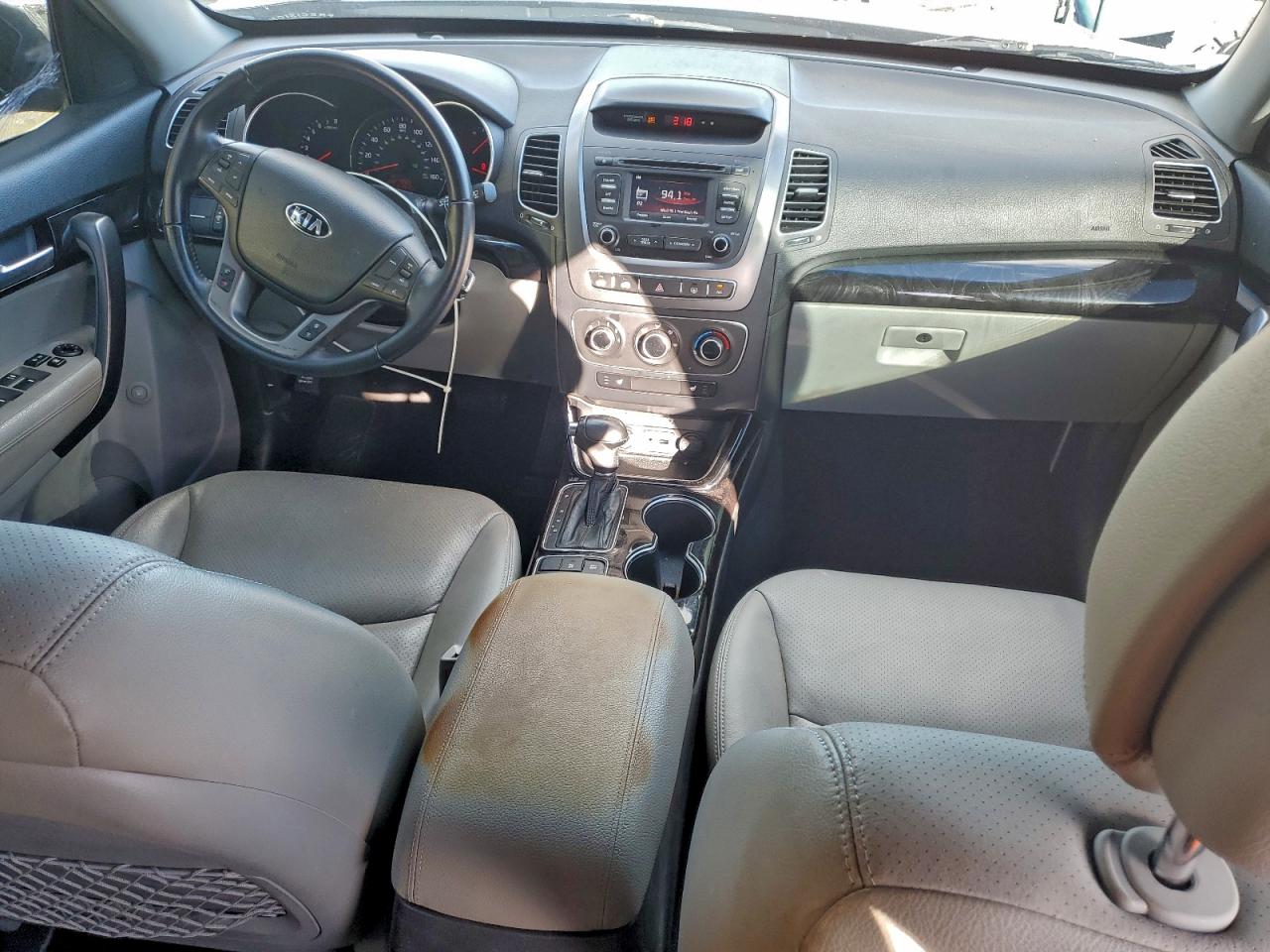2015 KIA SORENTO LX photo 8