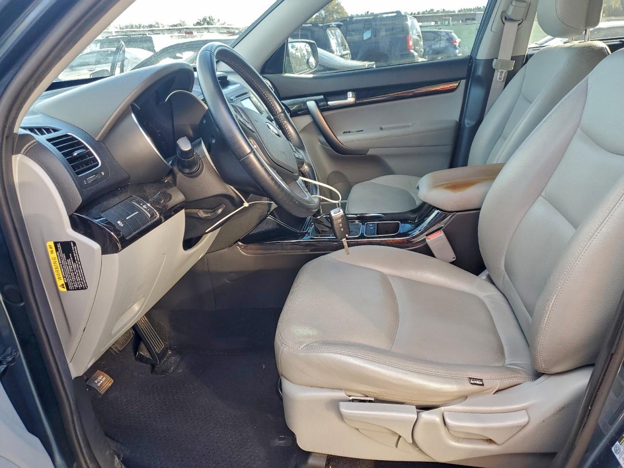 2015 KIA SORENTO LX photo 7