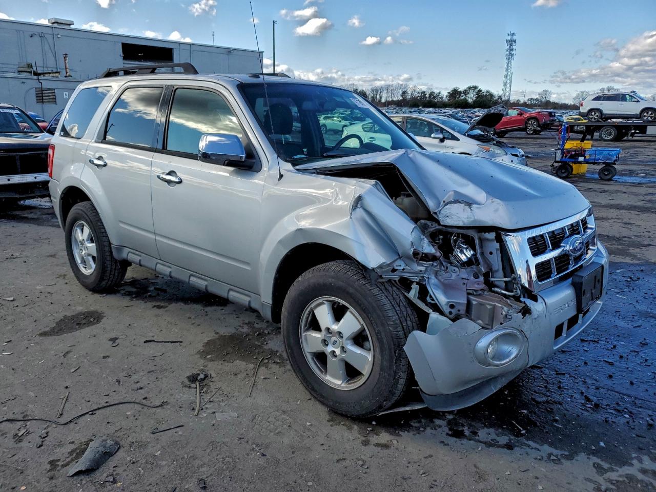 2011 FORD ESCAPE XLT photo 4