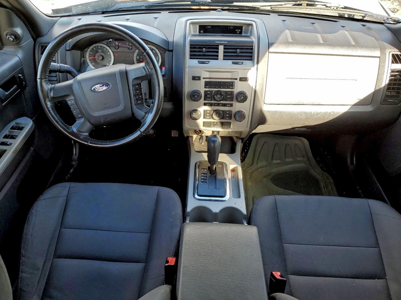 2011 FORD ESCAPE XLT photo 8