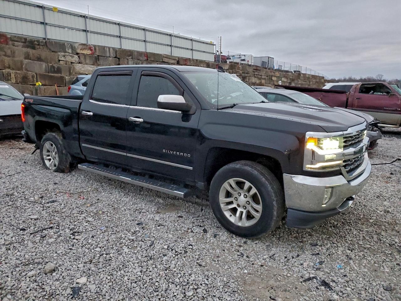 2016 CHEVROLET SILVERADO K1500 LTZ photo 4