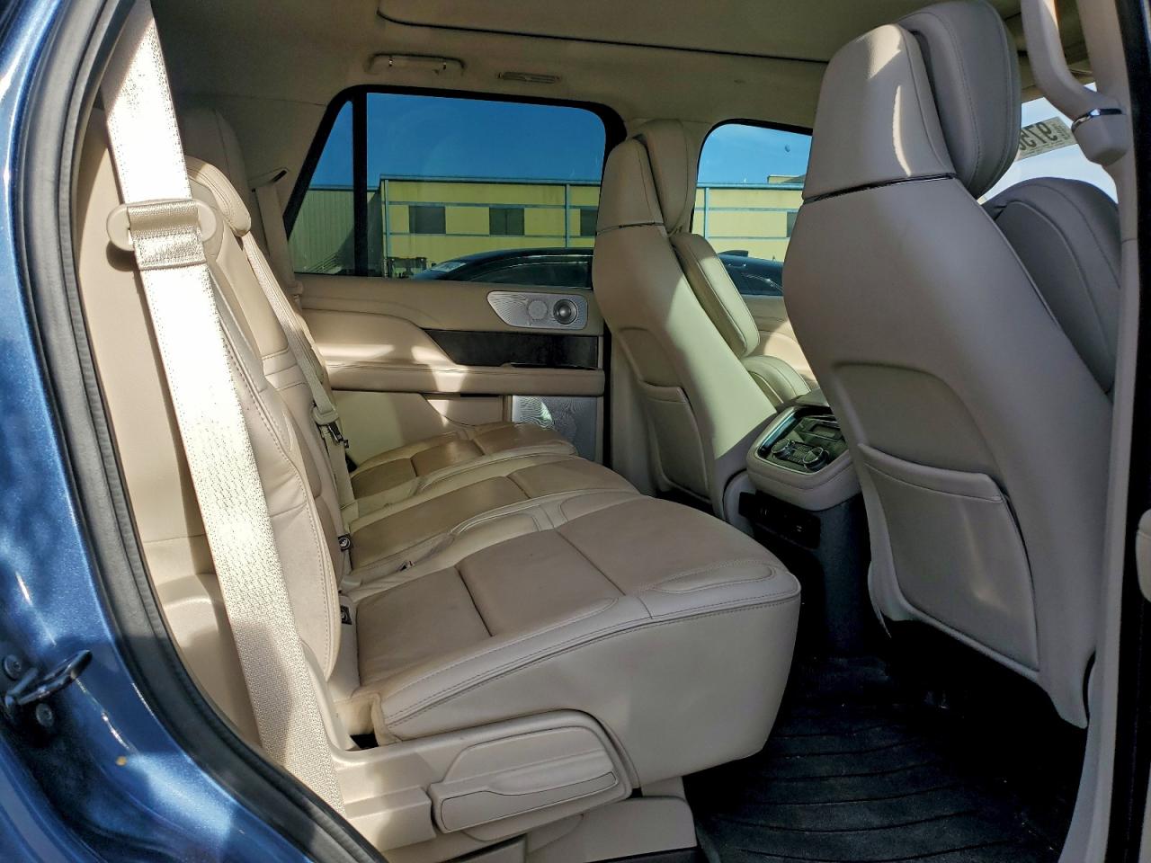 2018 LINCOLN NAVIGATOR RESERVE photo 21