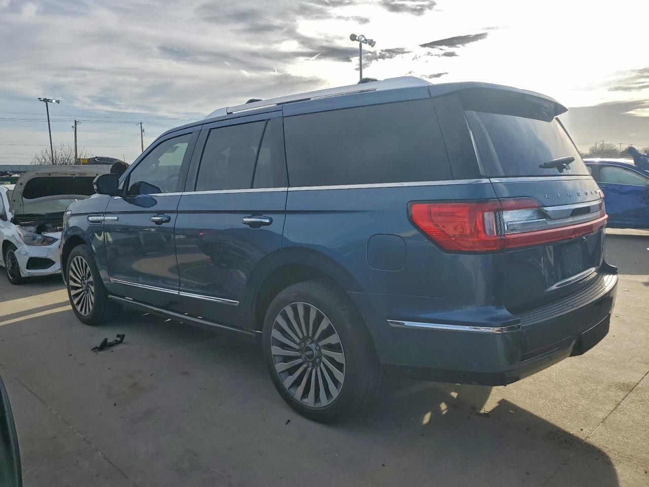 2018 LINCOLN NAVIGATOR RESERVE photo 3