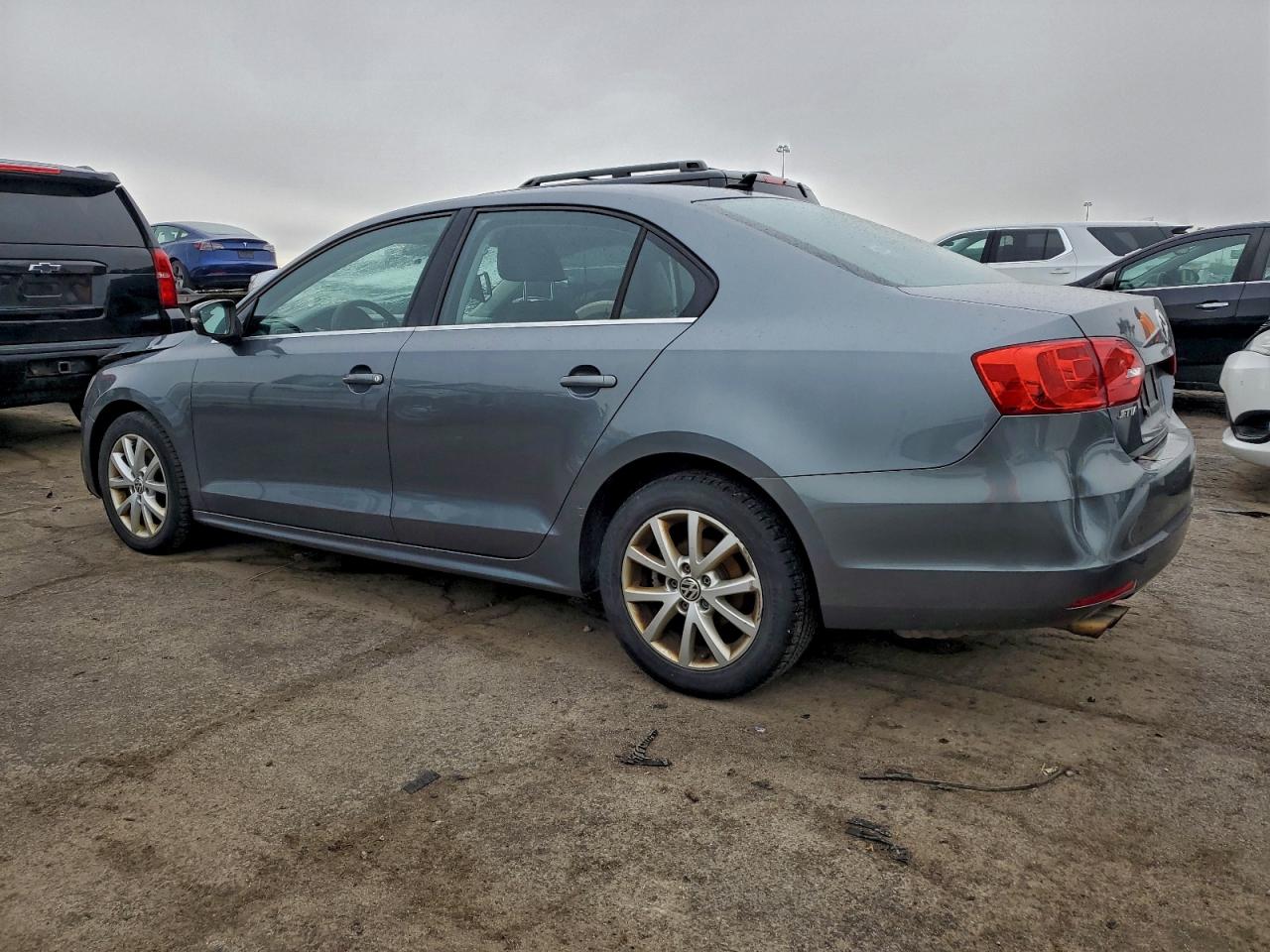 2013 VOLKSWAGEN JETTA SE photo 3