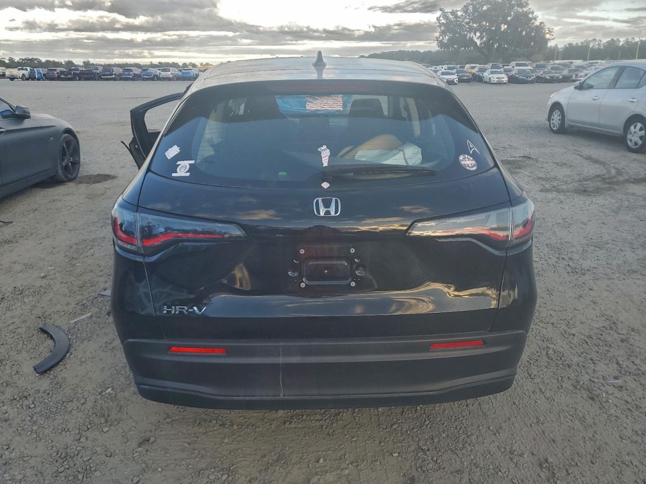 2024 HONDA HR-V LX photo 6