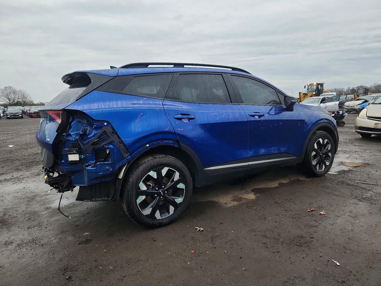 2023 KIA SPORTAGE X LINE photo 3