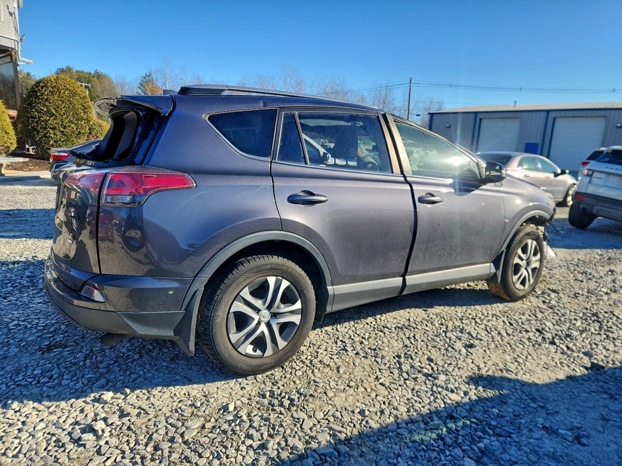 2017 TOYOTA RAV4 LE photo 3